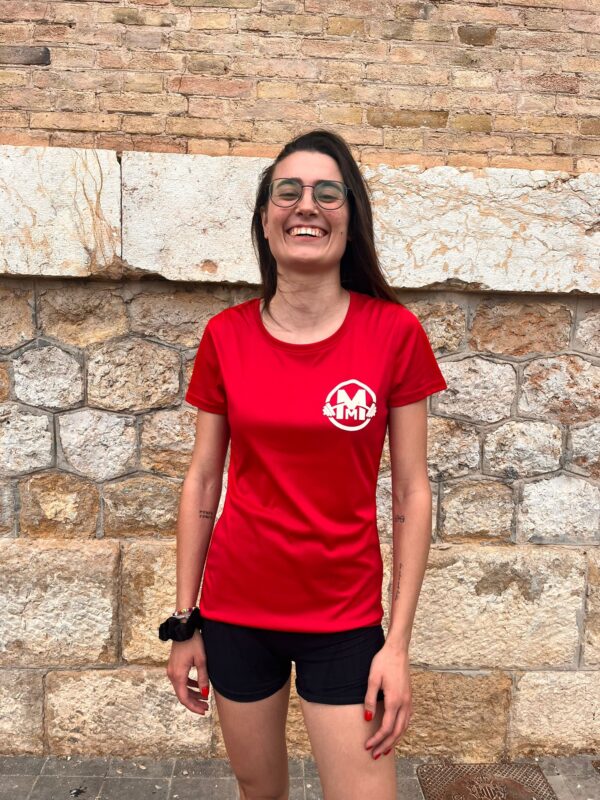 Camiseta técnica roja de mujer